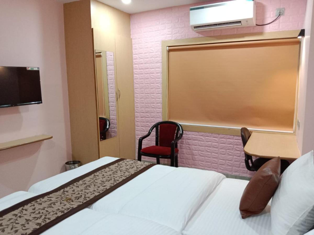 Soukyam Hotel コルカタ エクステリア 写真